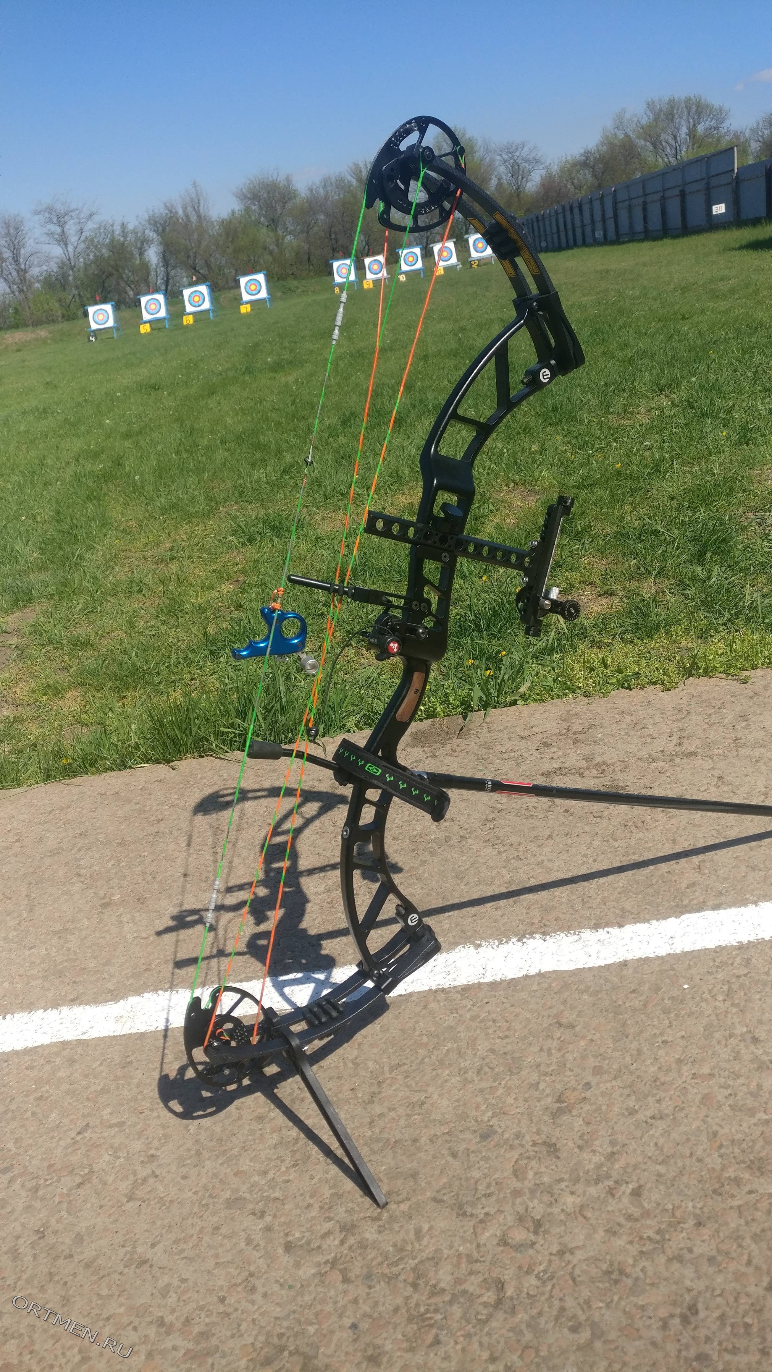 Лук блочный KINETIC TRIUM X